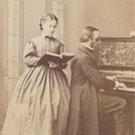 A pianist and singer